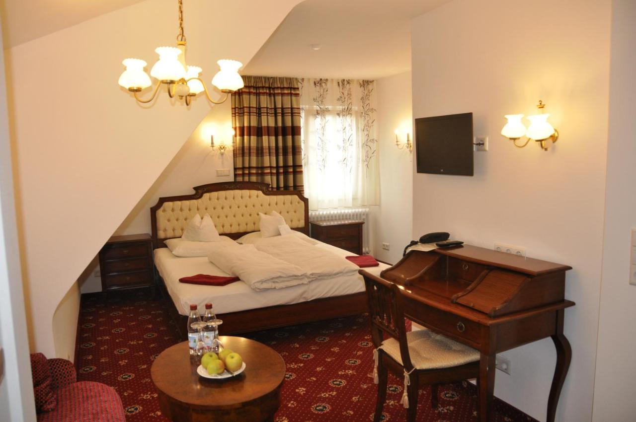 Hotel Restaurant Krehl'S Linde Stuttgart Buitenkant foto